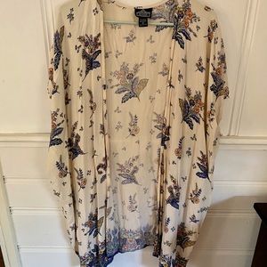 Angie size M Cream Open Front Kimono
